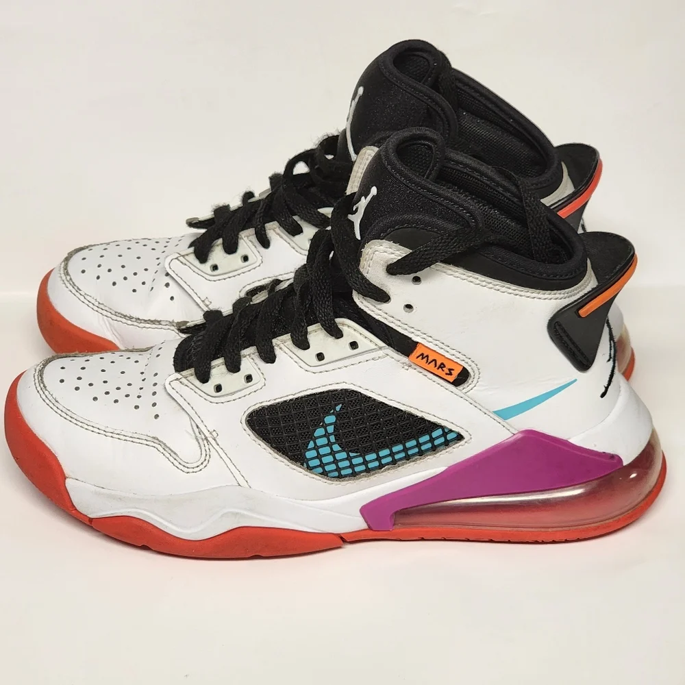 Nike Air Jordan Mars 270 GS White Hyper Violet Sneakers Shoes Boys 5.5 Y